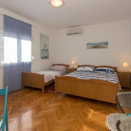 公寓 By The Sea Vinisce, Trogir - 16416 Vinišće