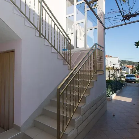 公寓 By The Sea Vinisce, Trogir - 16416 Vinišće